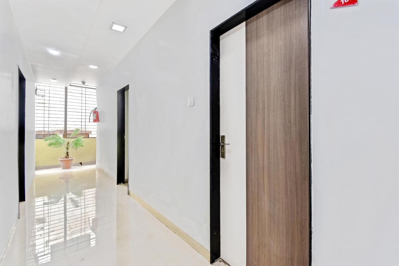 Oyo 61308 Hotel Rw International Hingoli Exterior foto